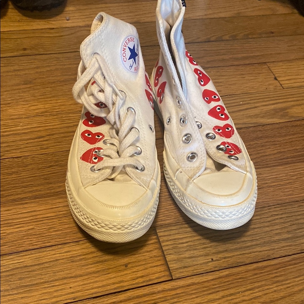 Comme des Garcons PLAY White and Red Sneakers Iconic Design/converse